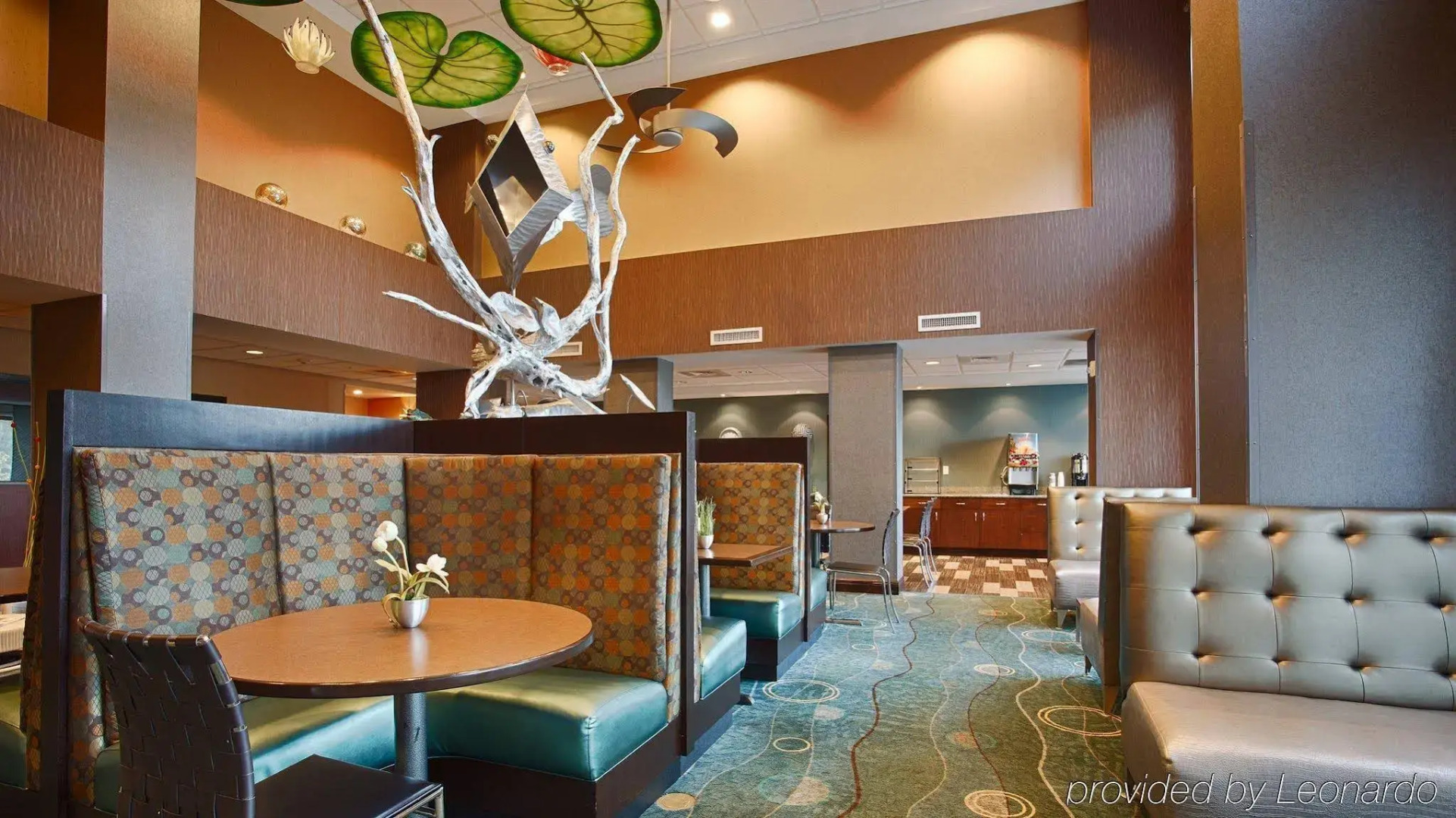 Best Western Plus Chain of Lakes Inn & Suites