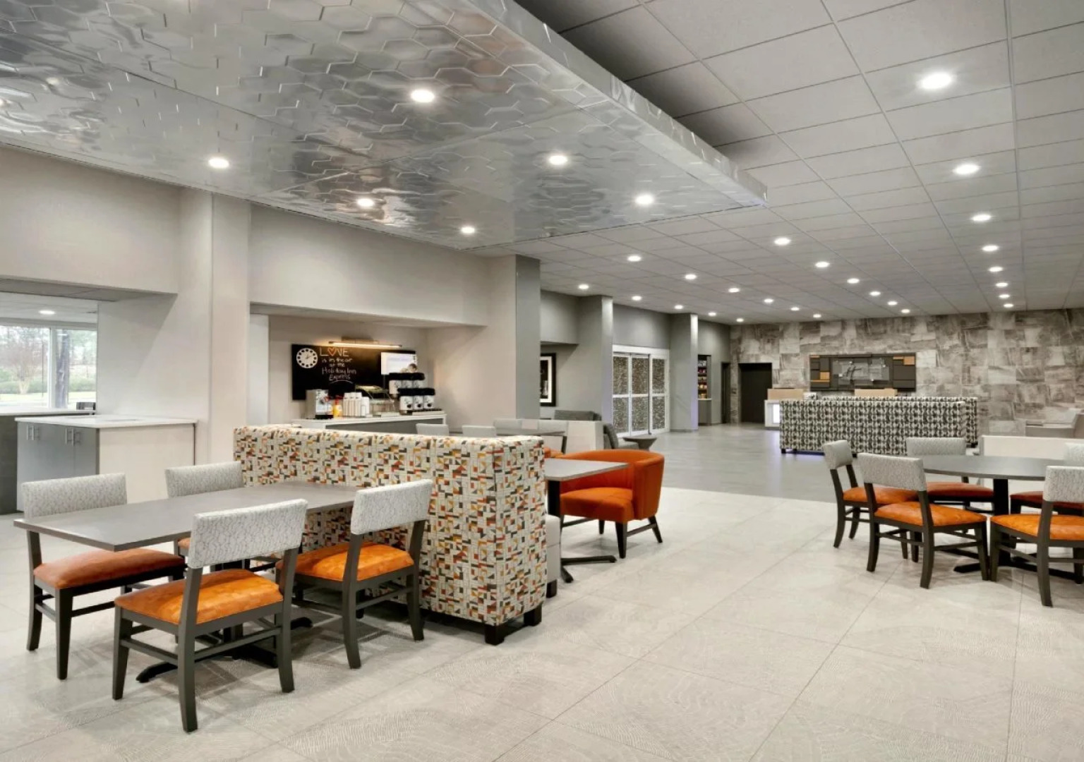 Holiday Inn Express Williamsbrg Busch Gardens Area by IHG