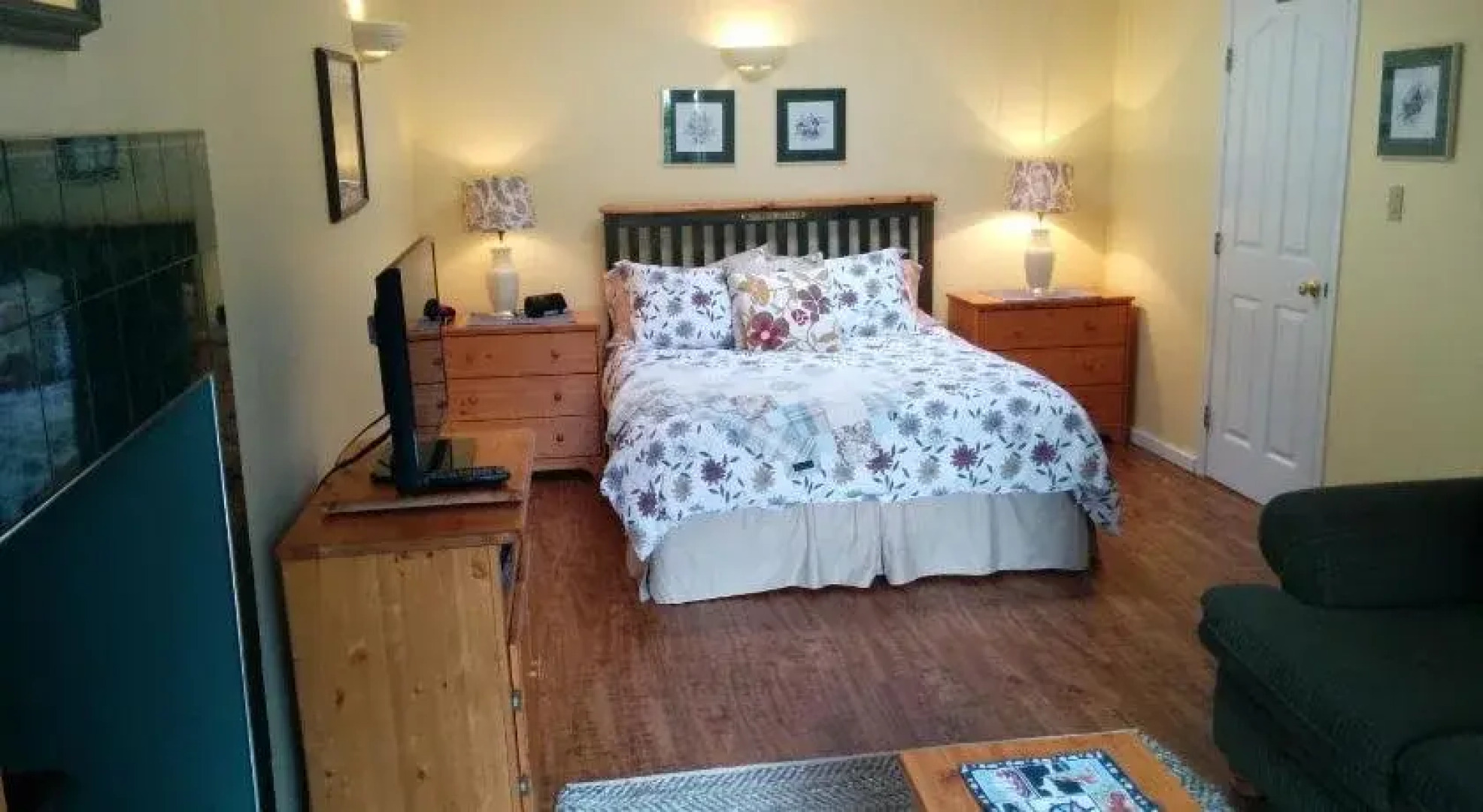 Salty Towers Oceanfront Cottages