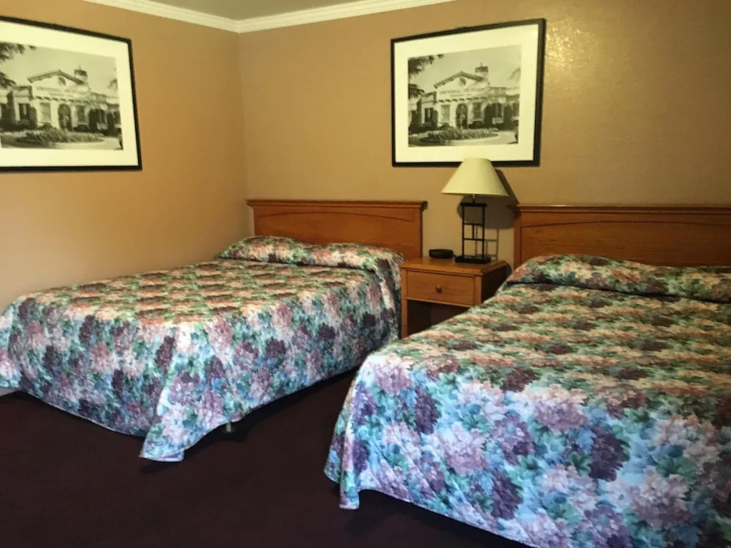 Mission Motel Lynwood - 59 and up.