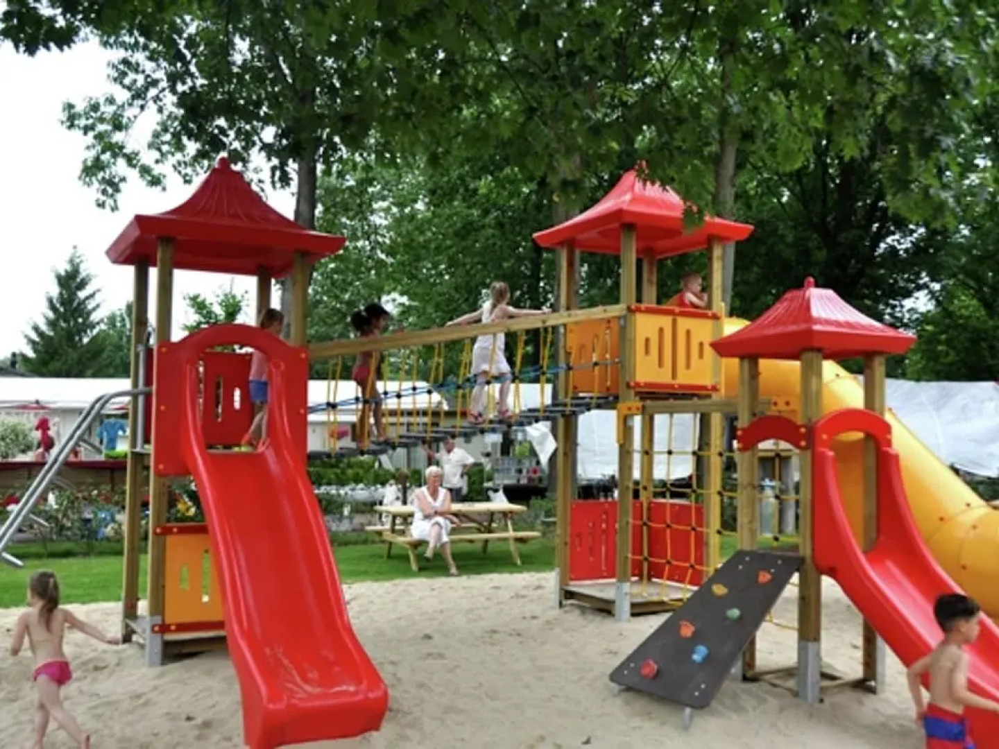 Detached Chalet With Dishwasher Near Maastricht