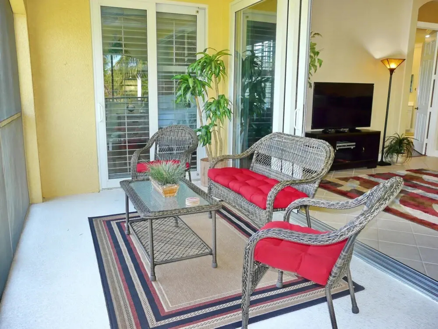 1252 Rialto Way, Unit 201