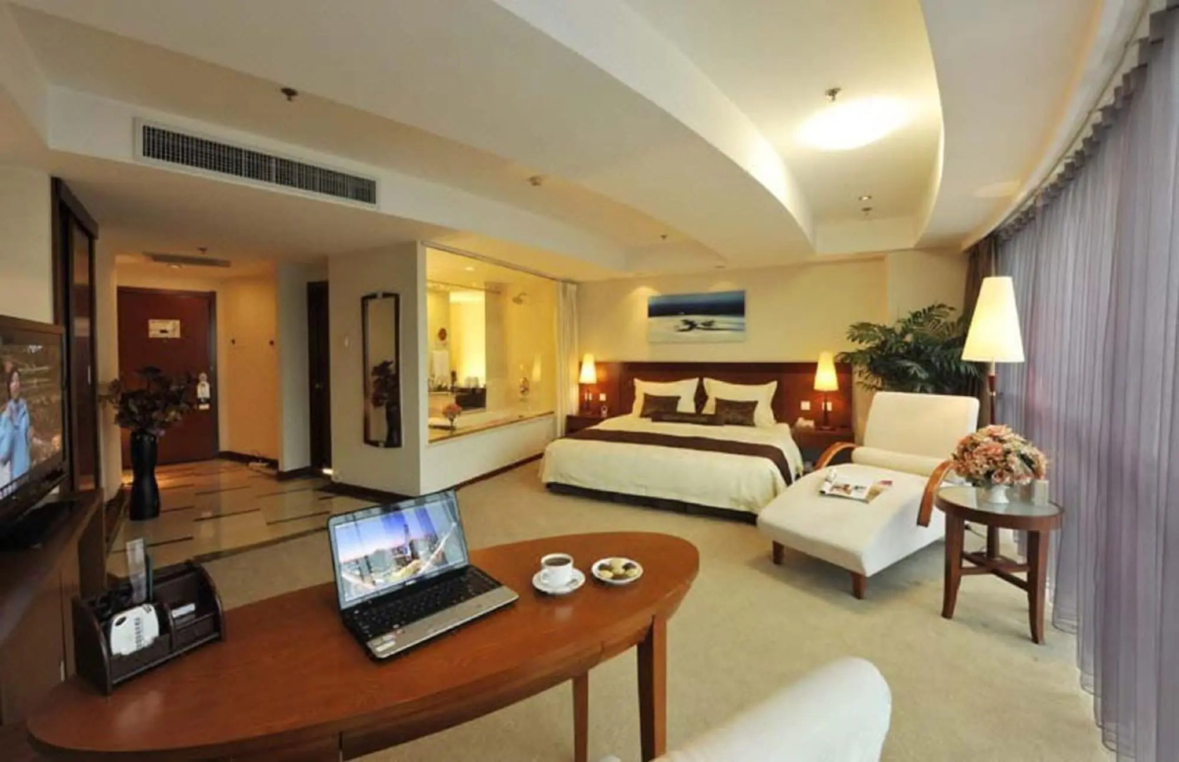 Super House International