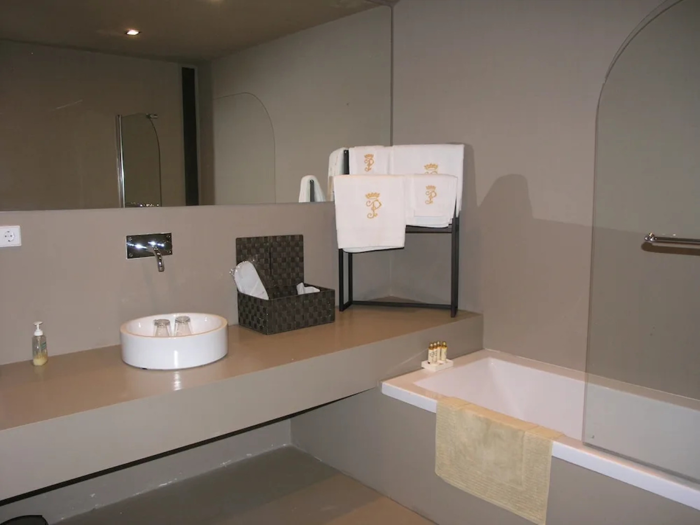 Paco de Pombeiro - Turismo de Habitacao