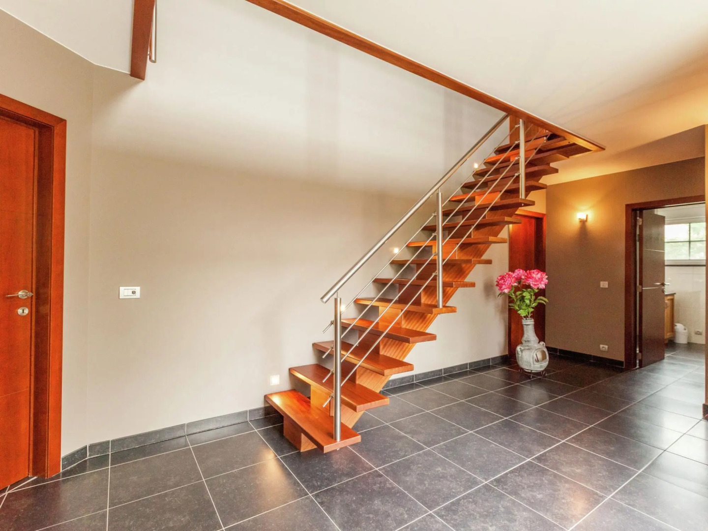 Beautiful Villa with Sauna & Hot Tub in the Region Haspengouw