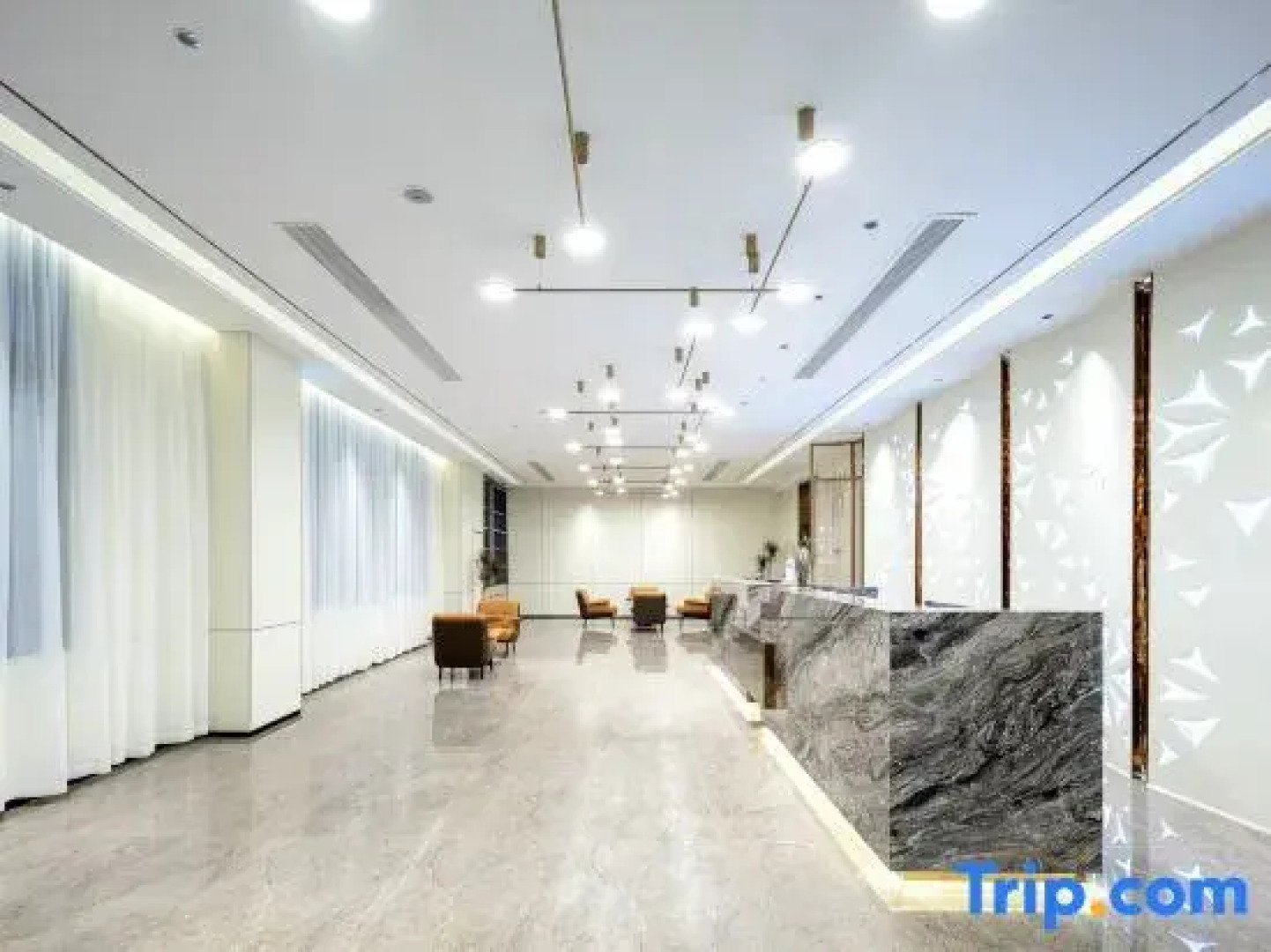 Yiduo Hotel (Lingao Branch)