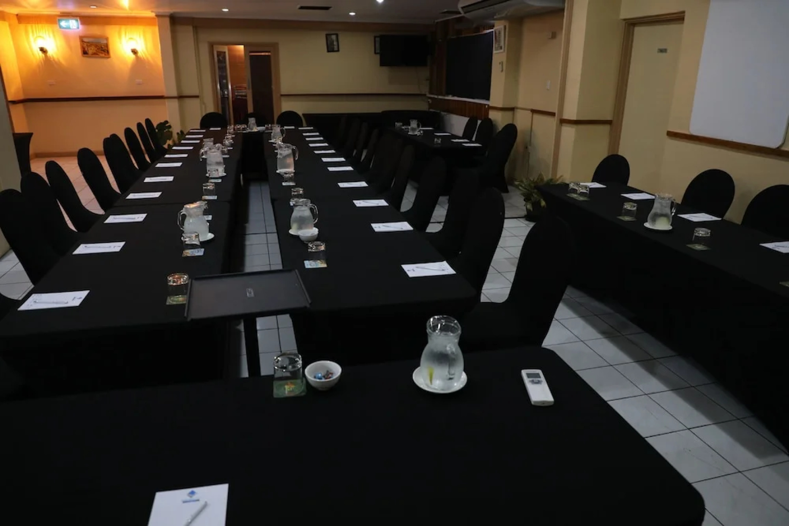 Huon Gulf Hotel & Apartments