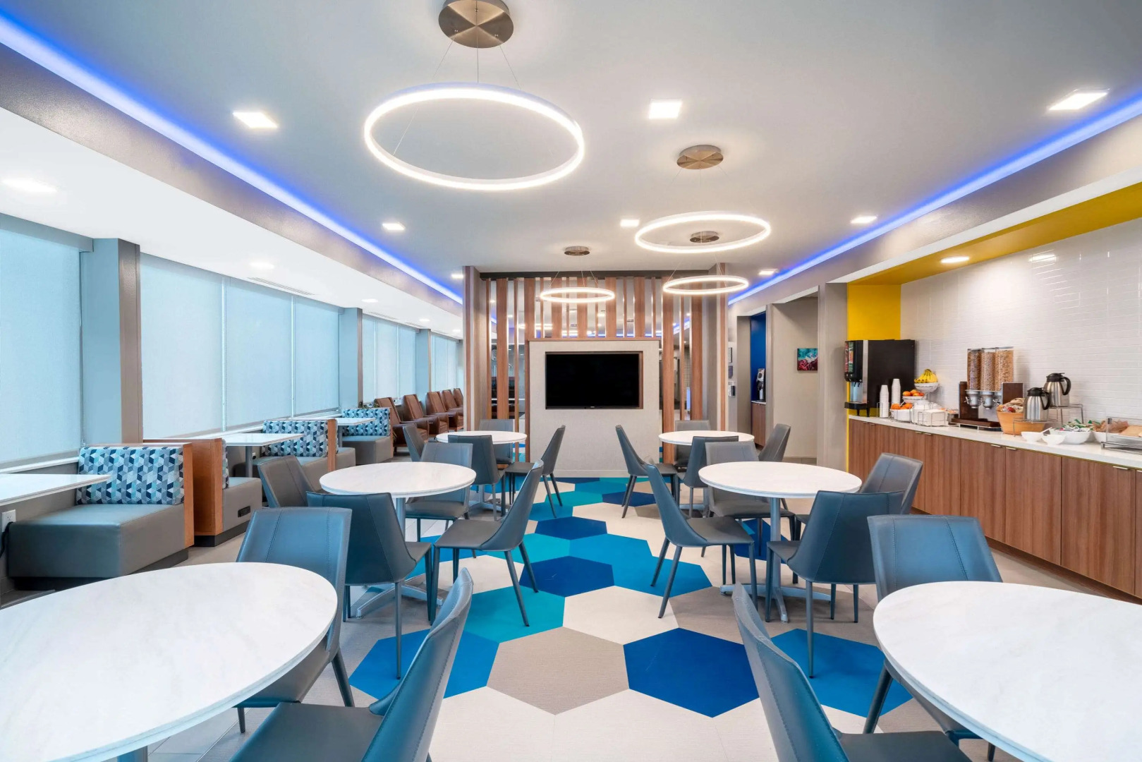 Microtel Inn & Suites by Wyndham Hot Springs