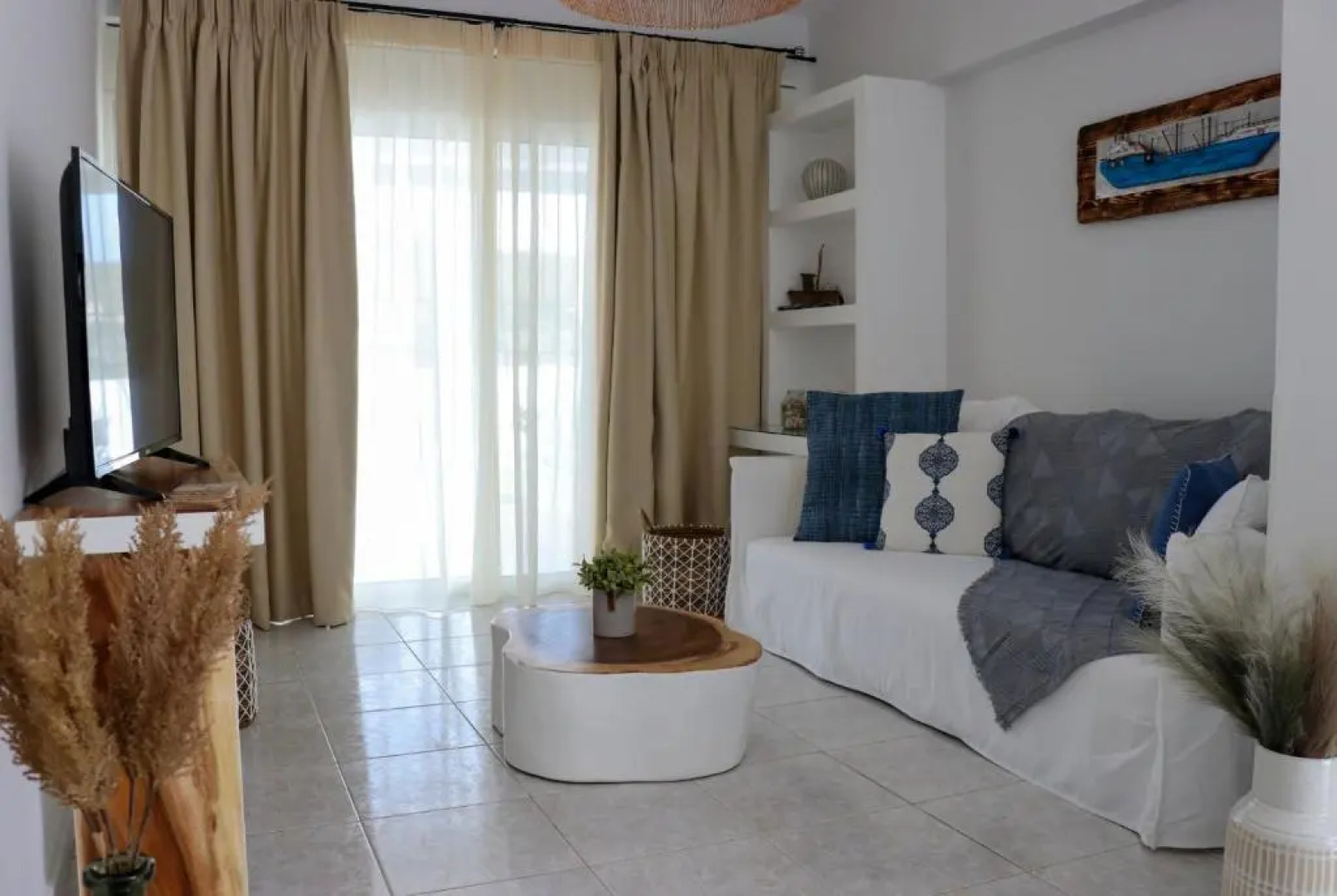 Grand Bleu Apartments & Villas