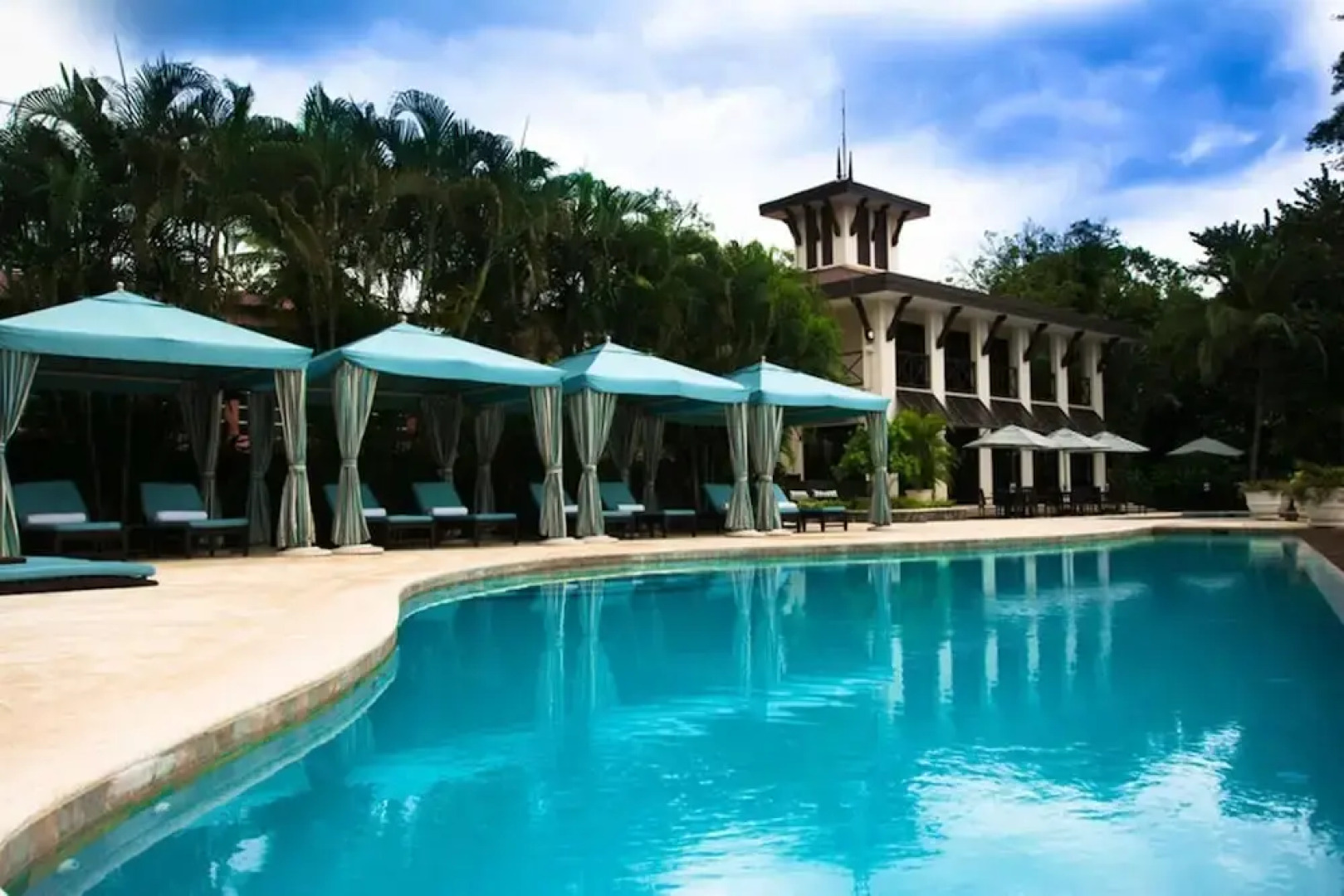 Unique 3BD Wonder on 3rd Floor in Coco with Mountain Views