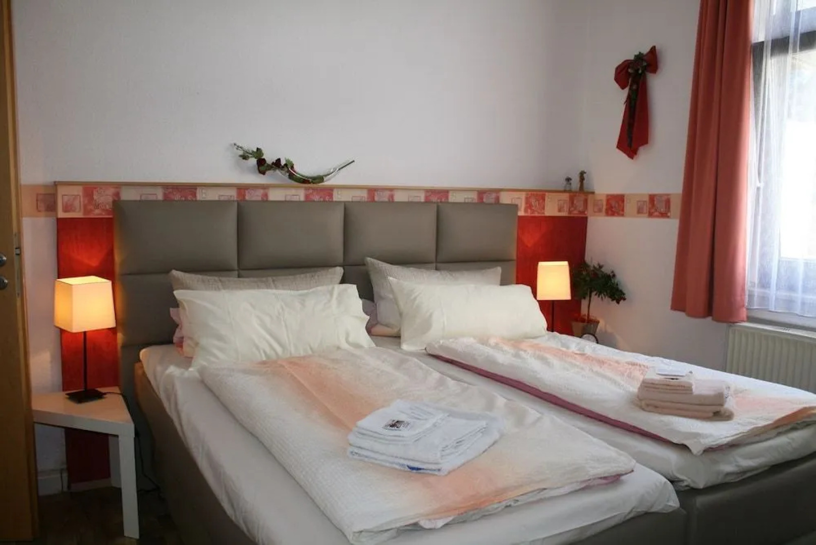 Ferienwohnungen & Gästezimmer Kachel