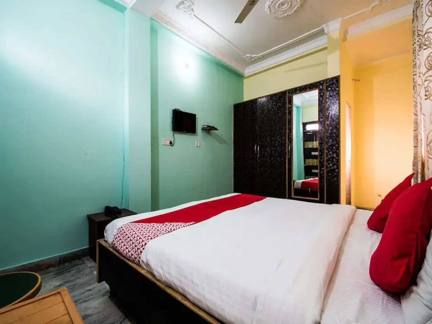 Viraj Hotel By OYO Rooms