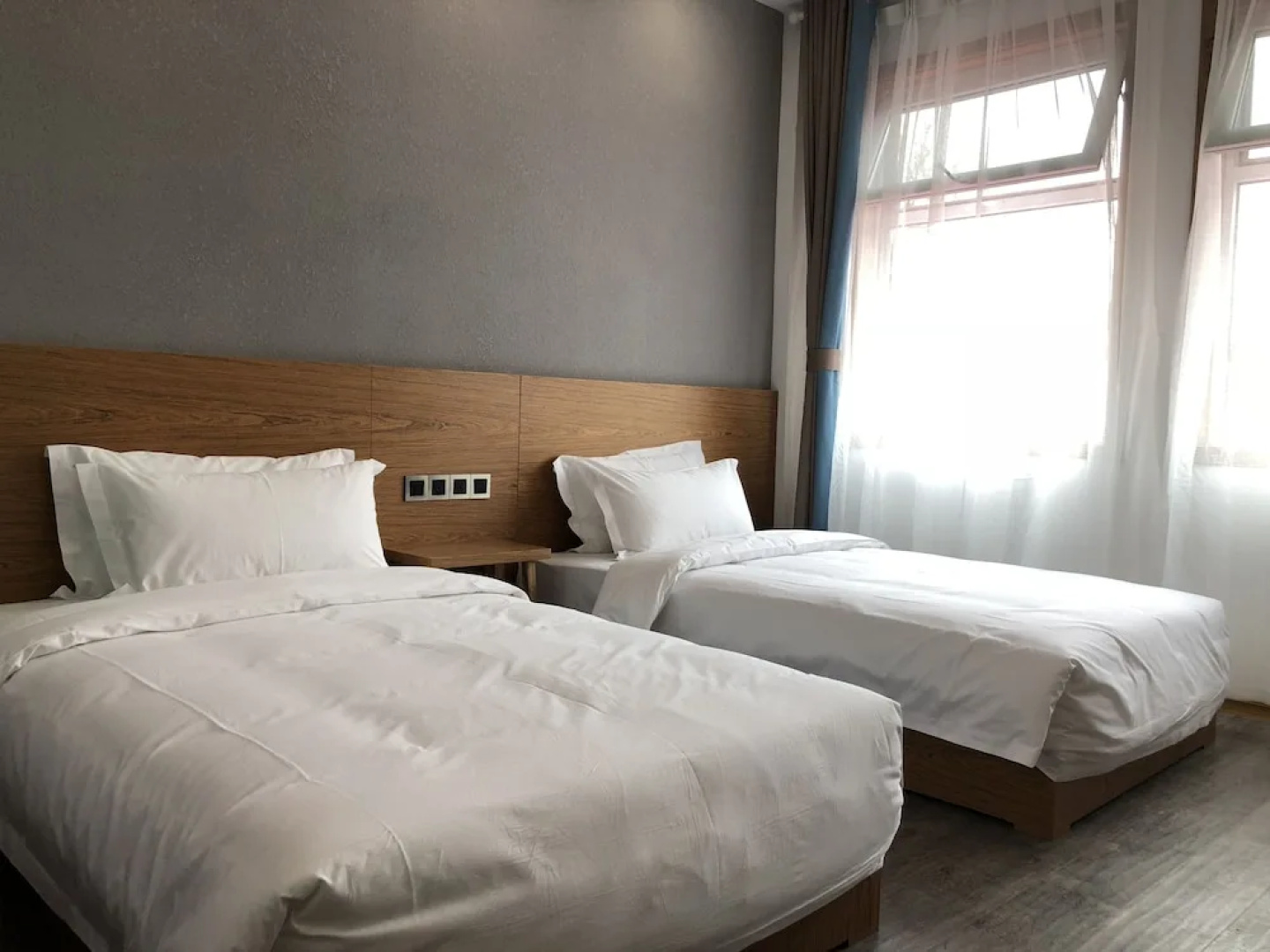 Yijia Youth Hostel