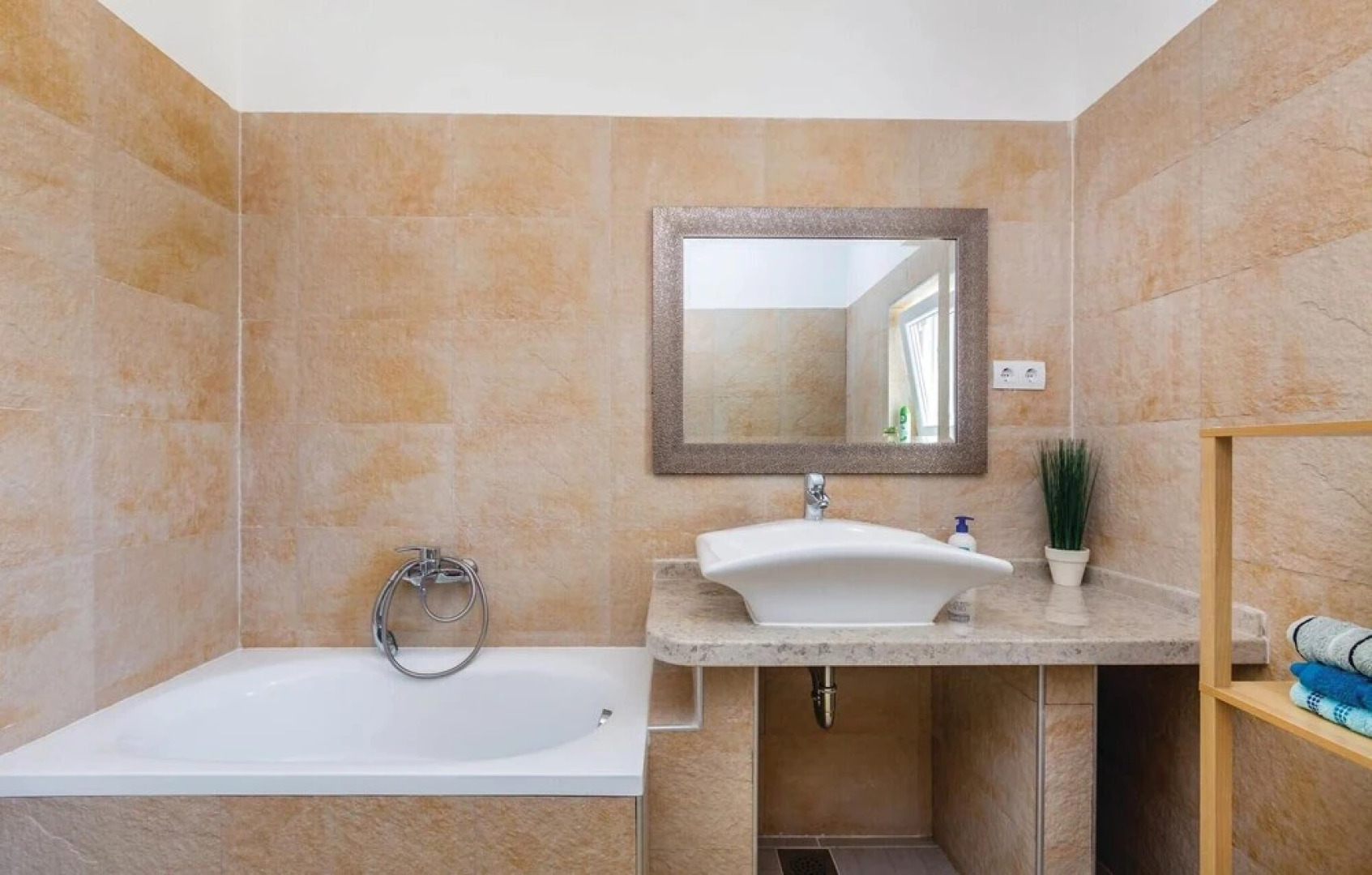 Amazing Home in Linardici With Wifi and 6 Bedrooms