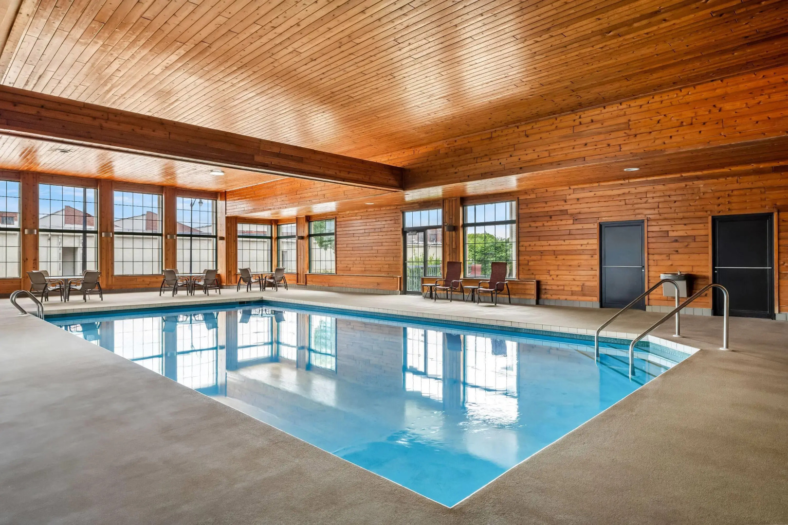 Super 8 by Wyndham La Crosse