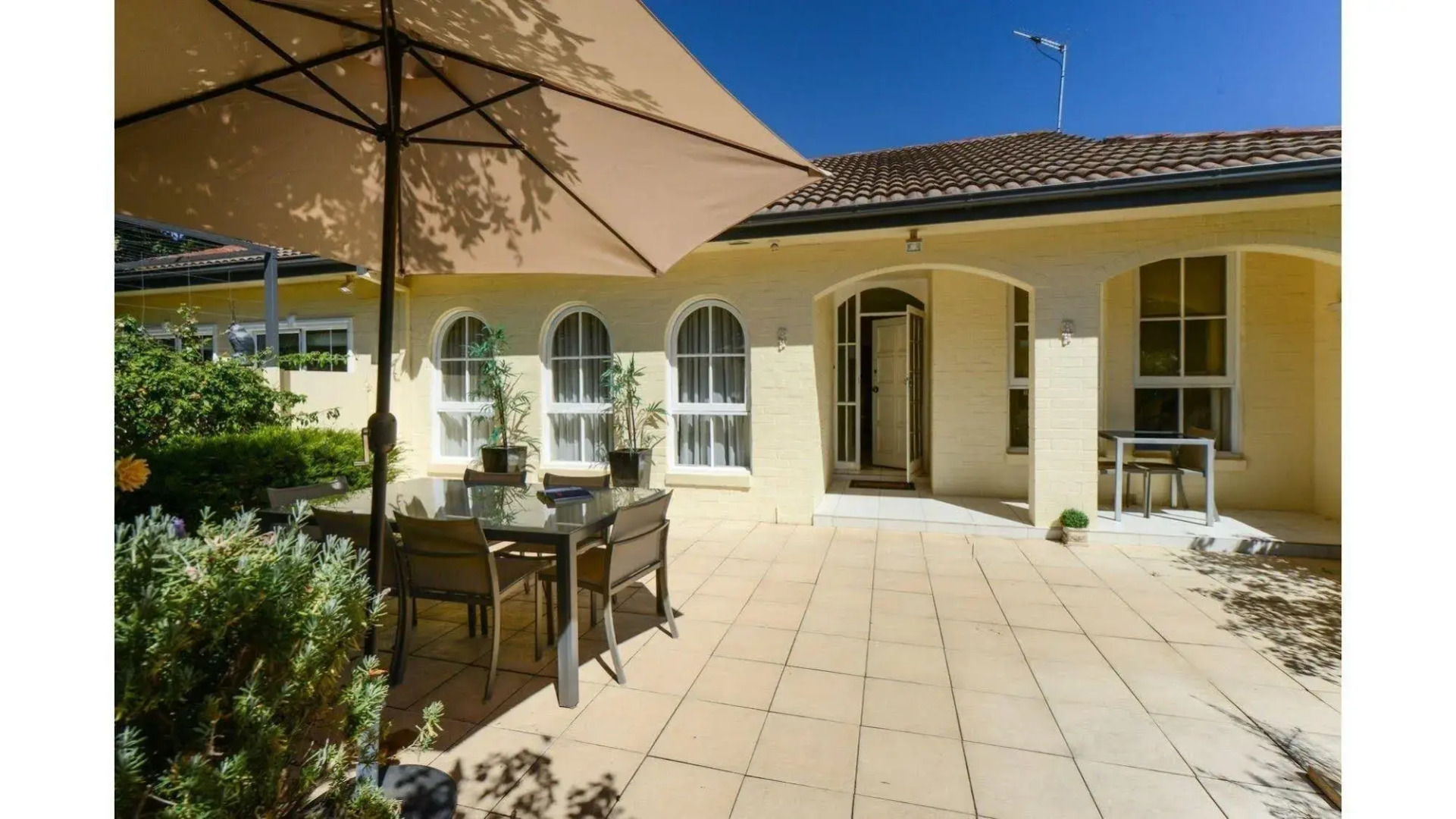 Boutique Stays - Brighton Rose