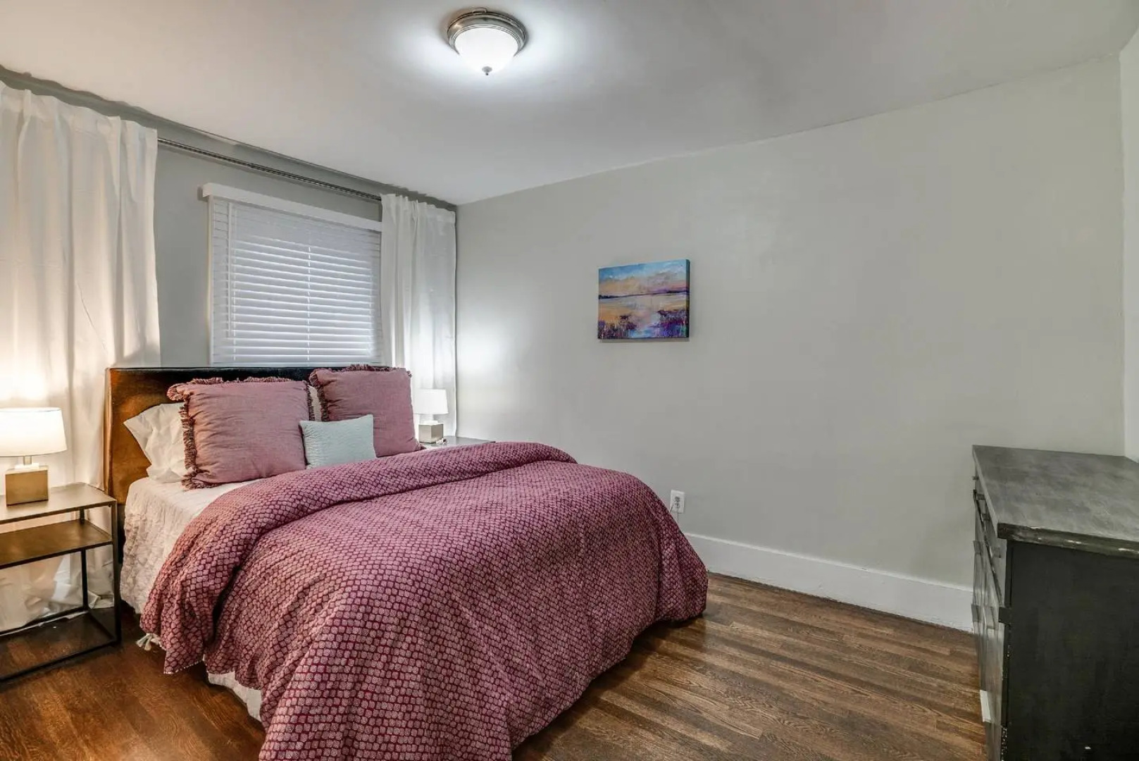 Cozy and comfortable apartment /15 minutes to down town