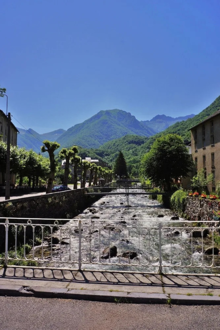 Logement n209 6pers face aux Thermes