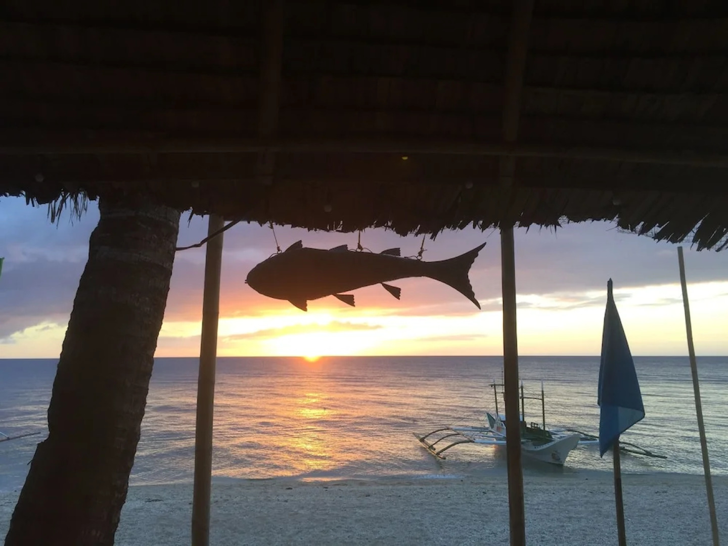 White Beach Dive & Kite Resort Carabao