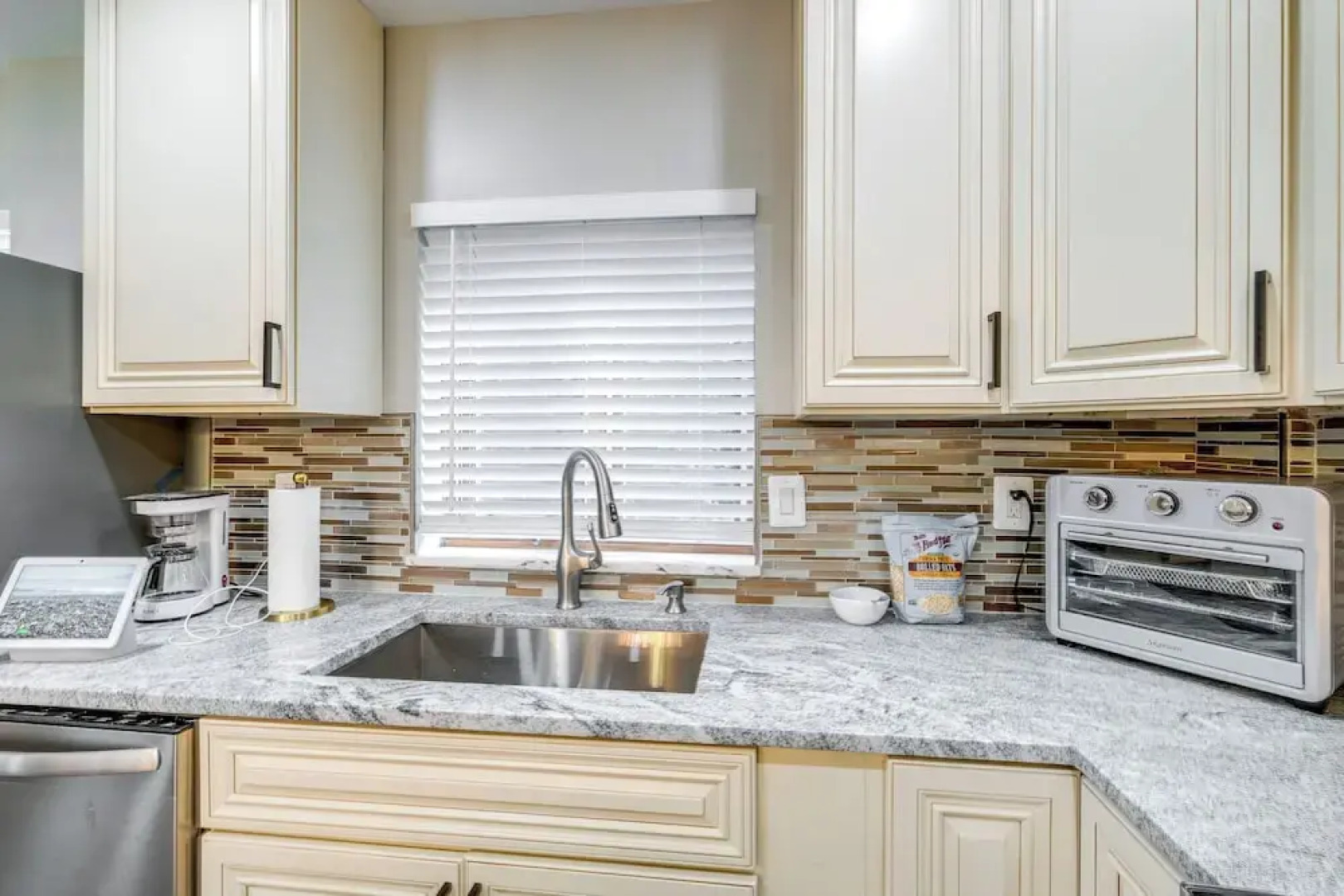 Silver Springs Home: Walk to Downtown!