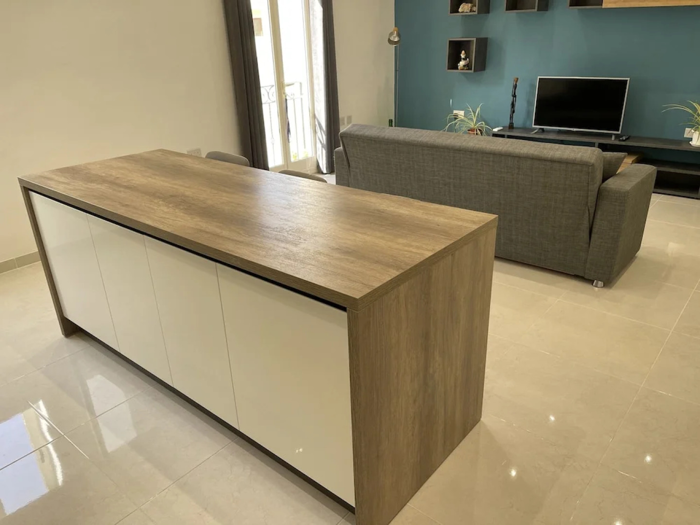 Sunset Modern Apt - Near Beach, Wifi & Cable TV