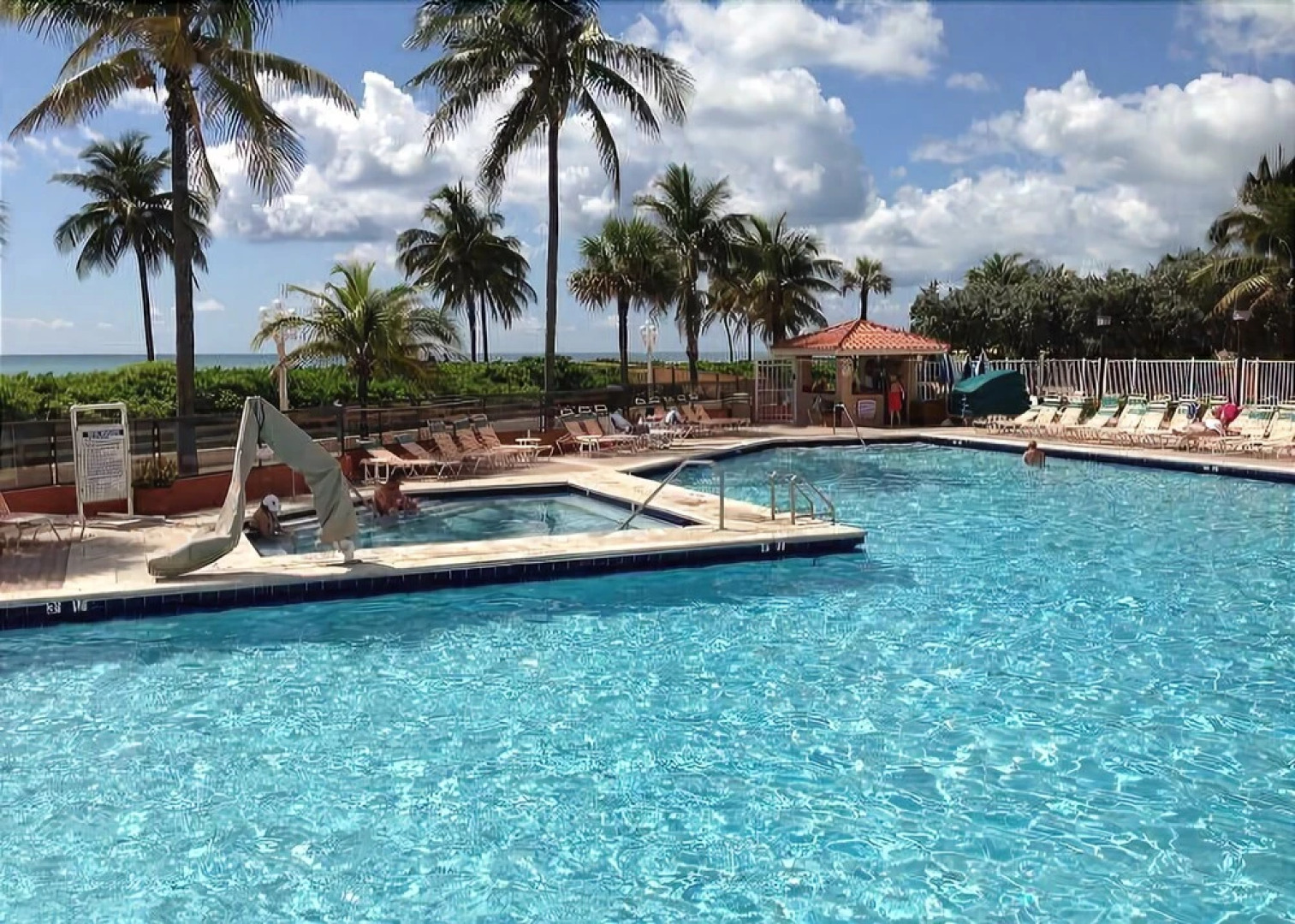 Hollywood Beach Resort- Petite Studio