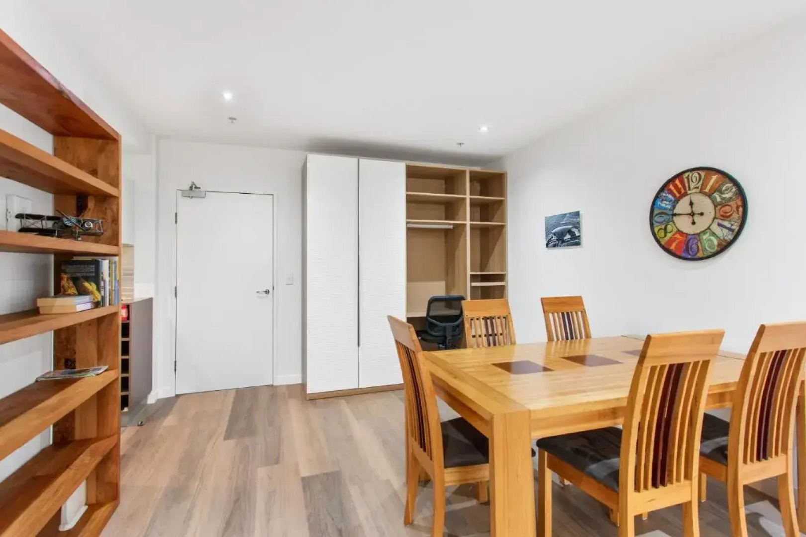 Spacious & High in the Skyplaza - 1bd 1bth Apt