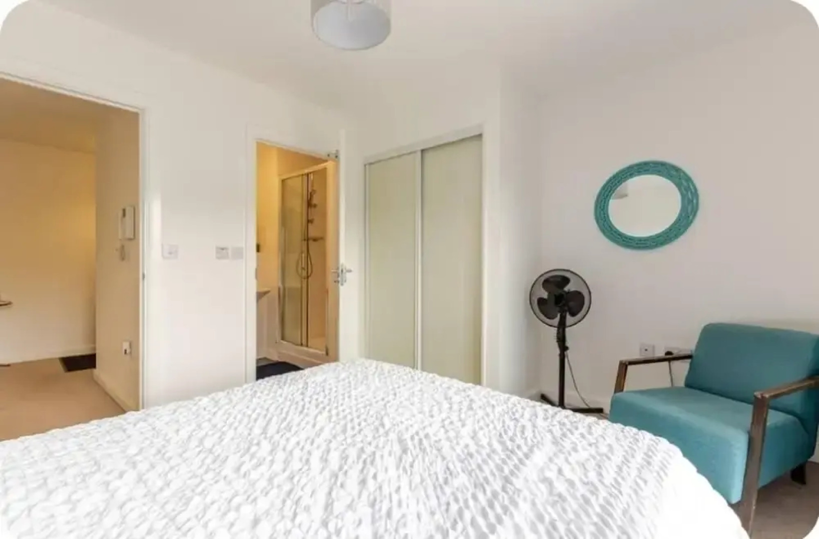 Stunning Modern Apartment in Rochester, England