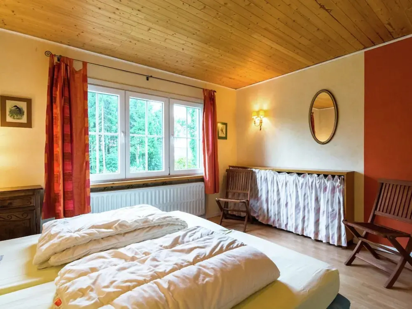 Detached Chalet With Views of the Lake of Butgenbach in the Middle of Nature
