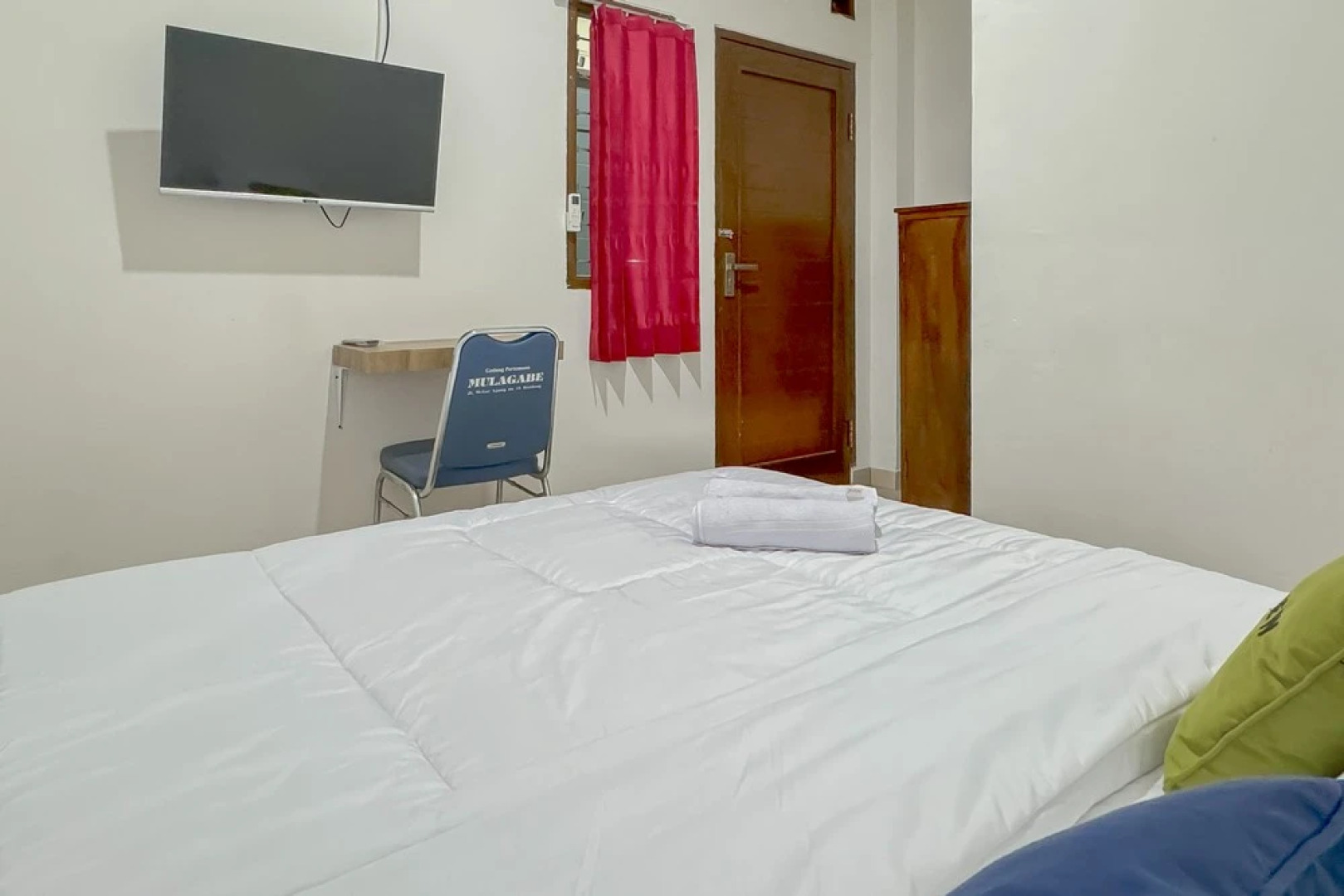 Urbanview Hotel Maharani Garut