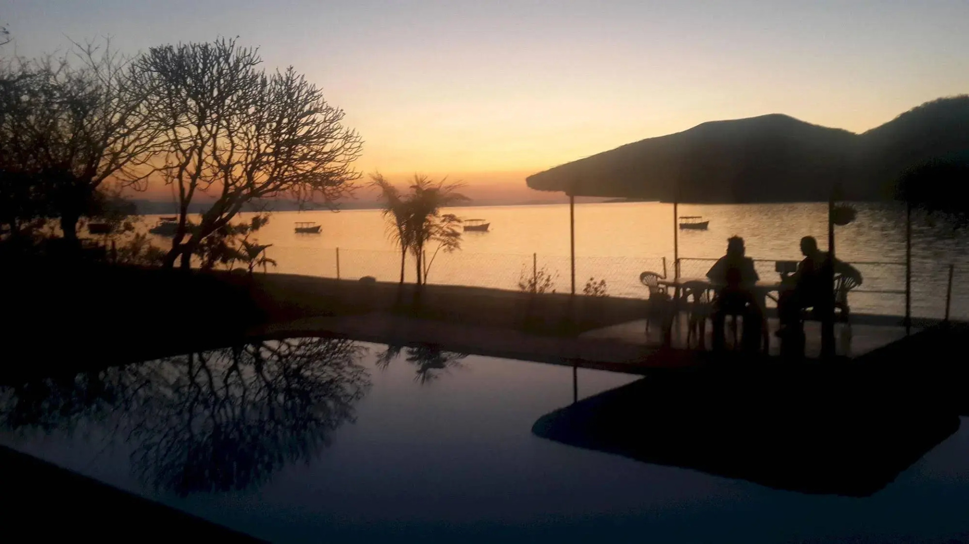 Annies Lodge Cape Maclear