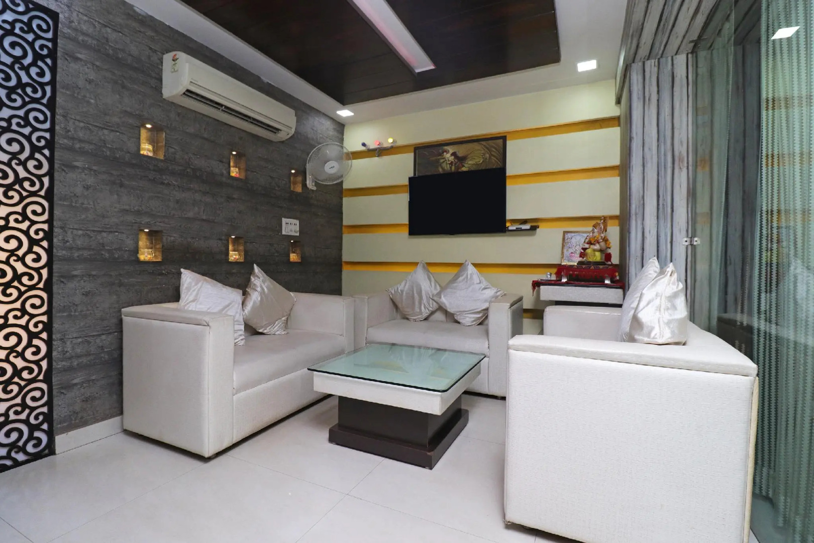 TOWNHOUSE 955 Hotel Ashish Park