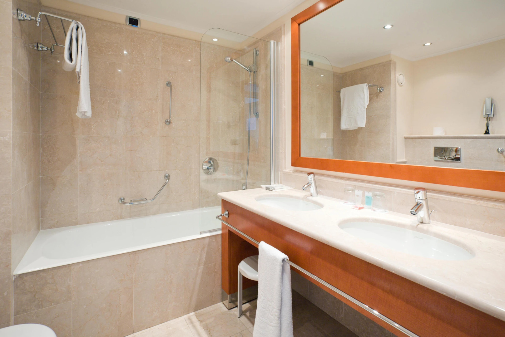 Hotel ILUNION Aqua 3