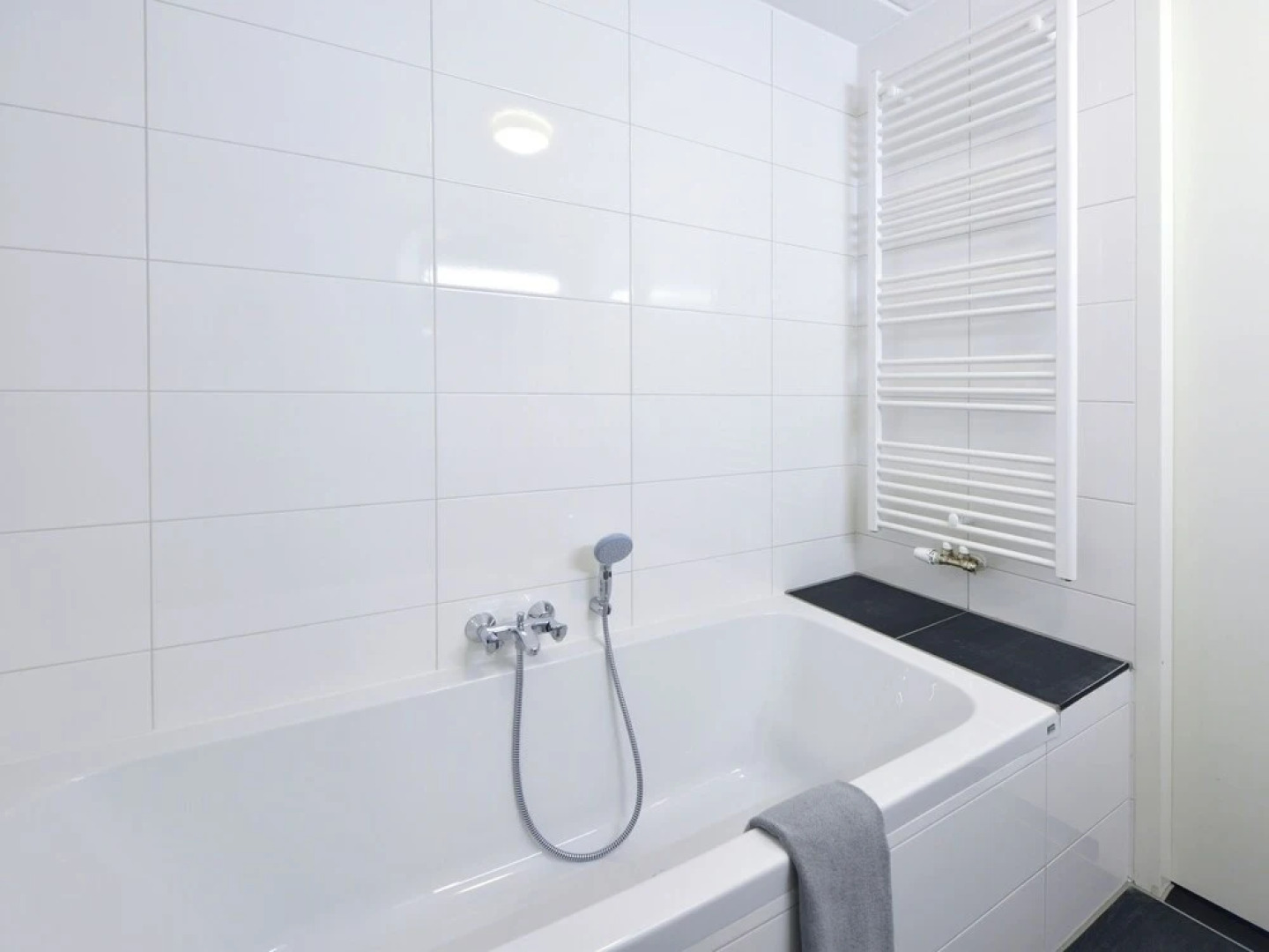 Nice apartment with dishwasher, close to Amsterdam