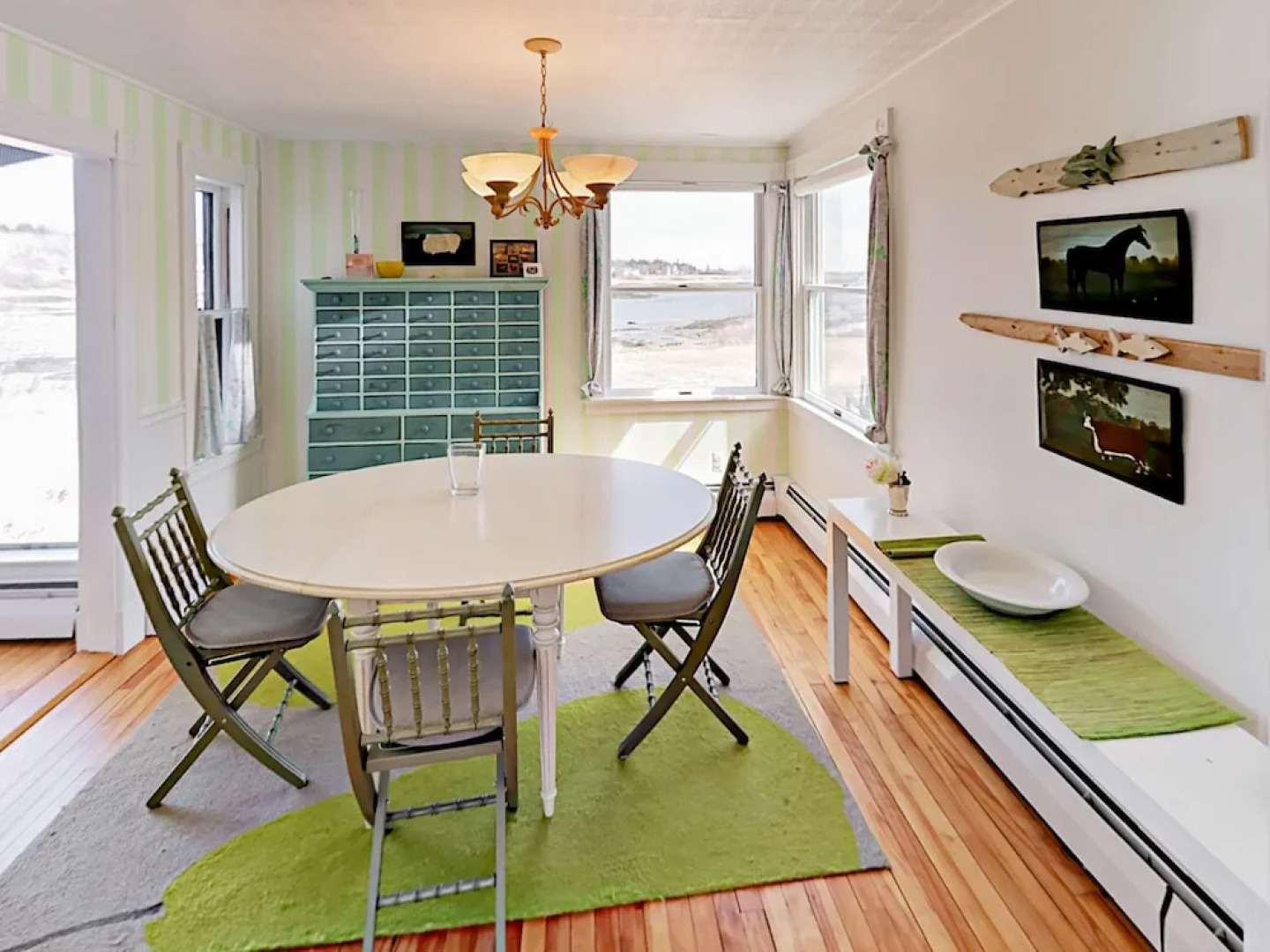 48 Main Street Cottage 4 Bedrooms 2 Bathrooms Cottage