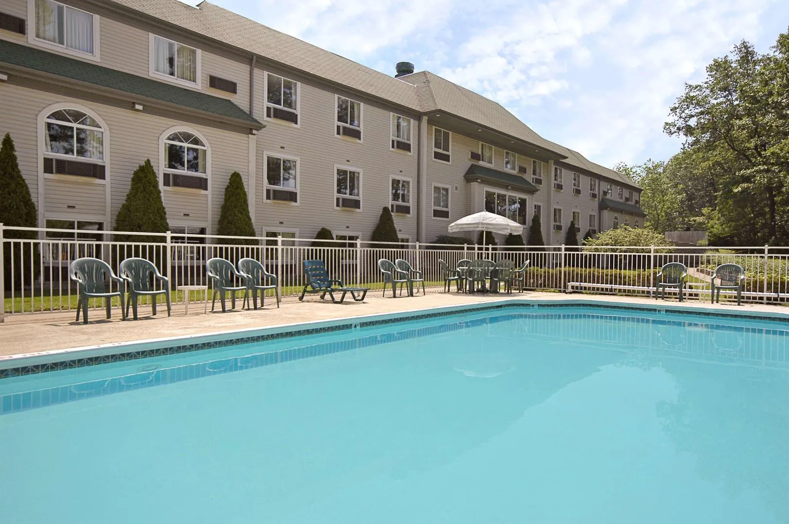 Econo Lodge Whitehall near Michigan's Adventure