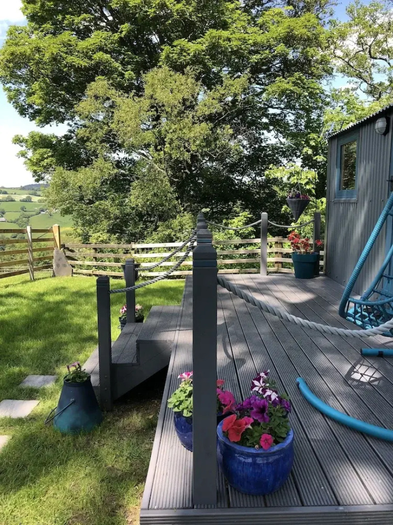 The Peacock Shepherds Hut at Hafoty Boeth