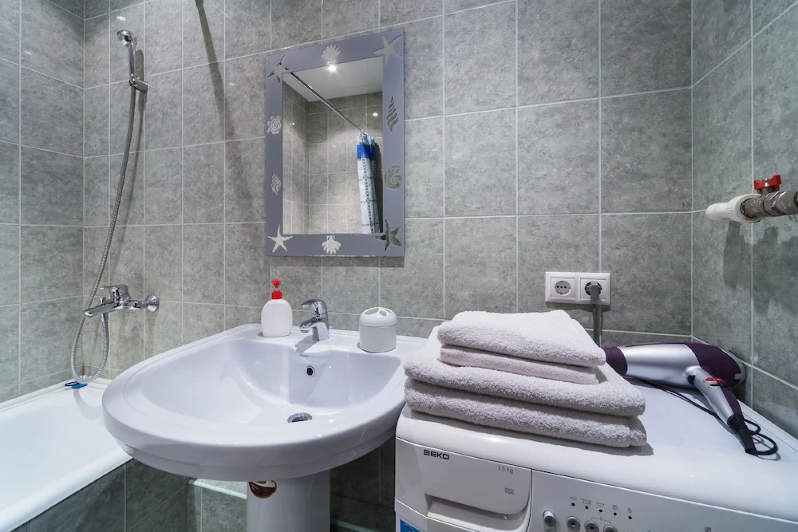 Apartment ALLiS-HALL on Radishcheva 33