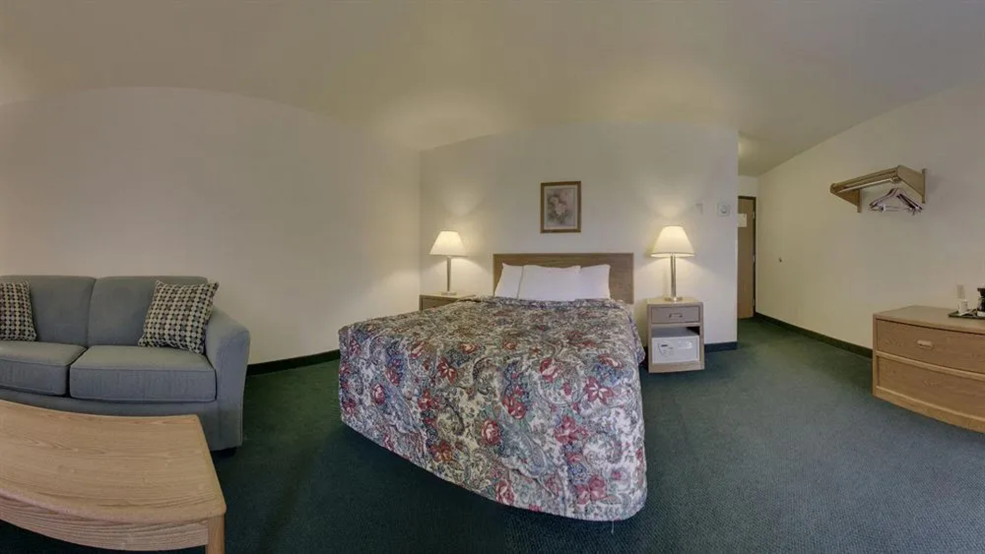 Super 8 Motel - Shawano