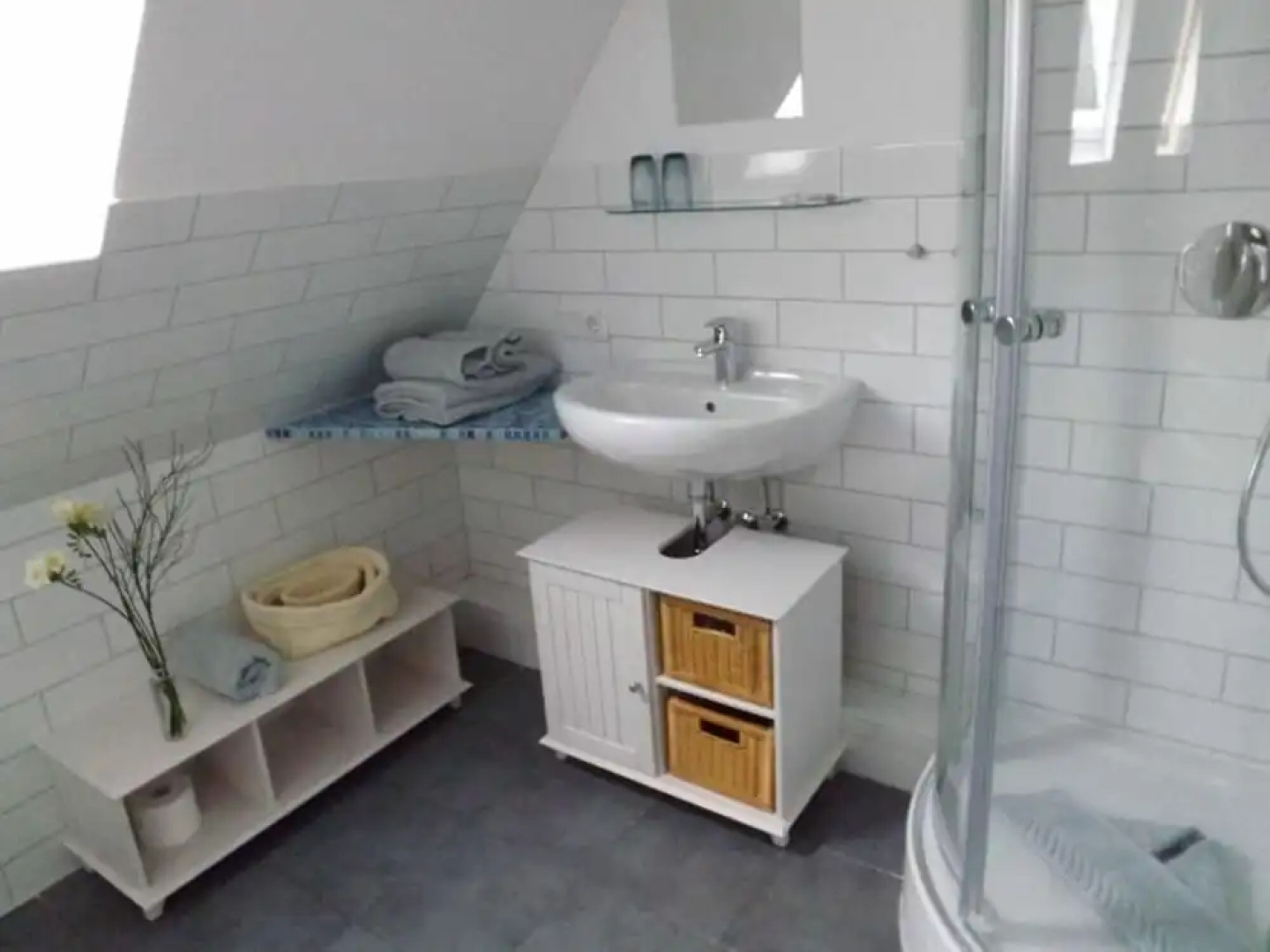 "luv With Shed" in House Smaswai 10