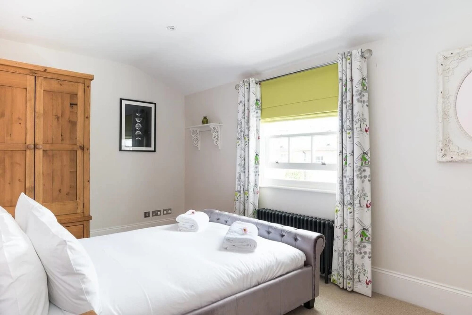 Stylish 5BR House in Hampton Court