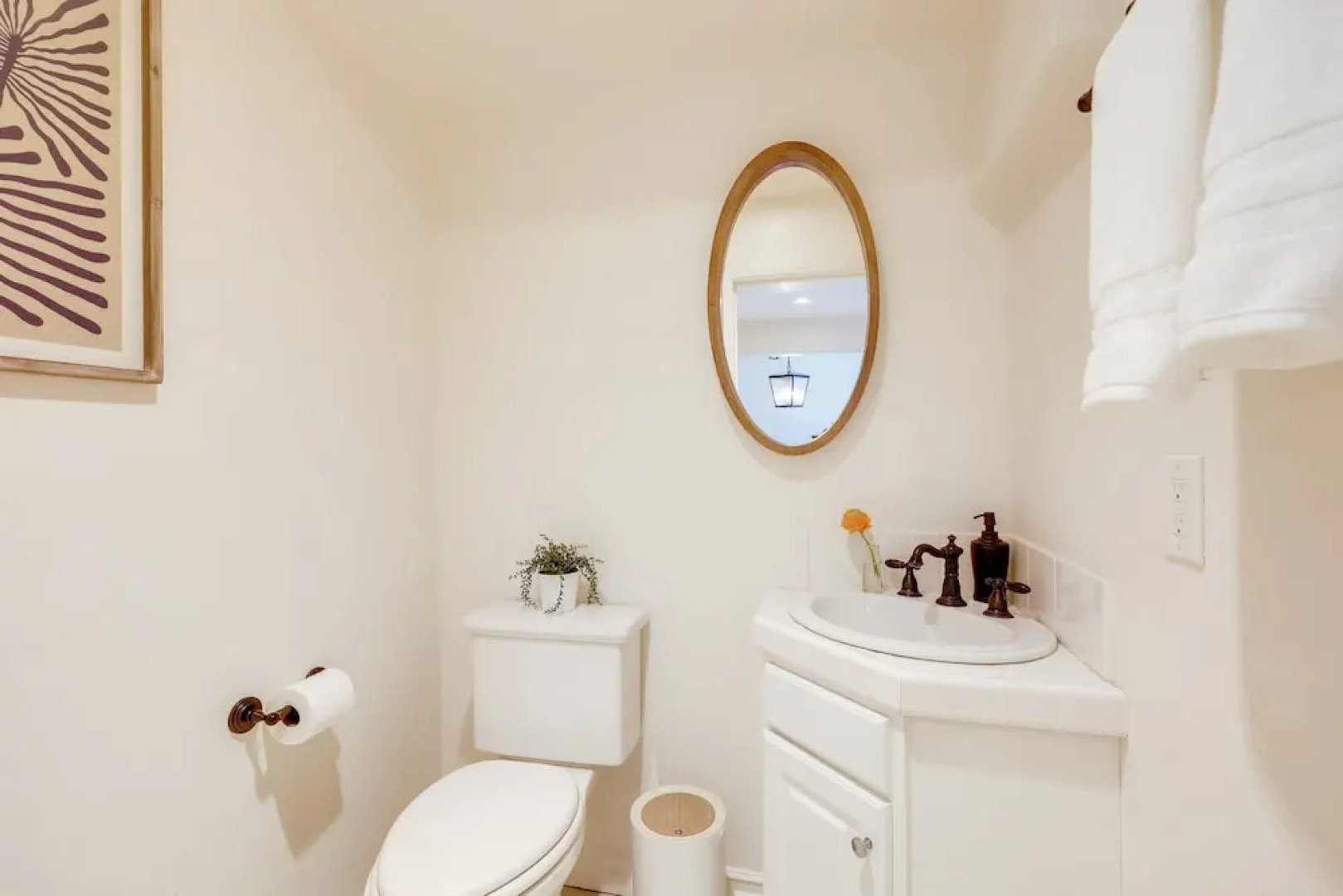 Summerland Home w/ Beach Supplies: Walk to Beach!