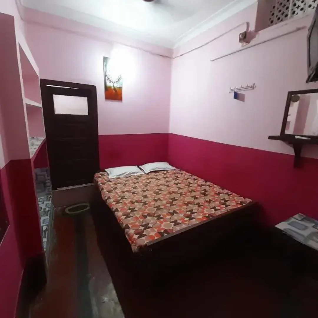 Rupak Lodge!!!!!!!!!!! Call 79031-58122 !!!!!!!!!!!!!!