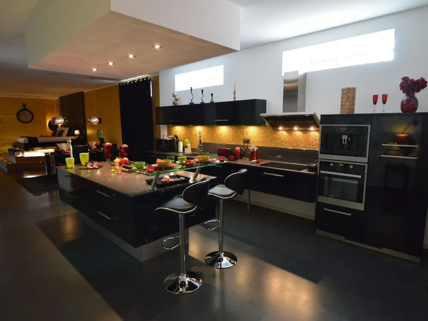 Deluxe Holiday Home in Welkenraedt with Hot Tub & Steam Shower