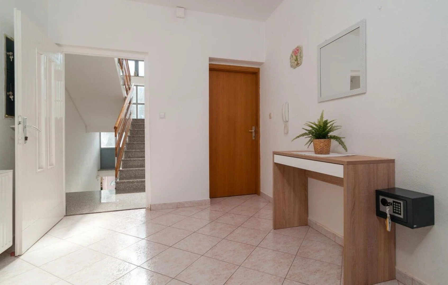 Beautiful Home in Omis With Wifi and 8 Bedrooms