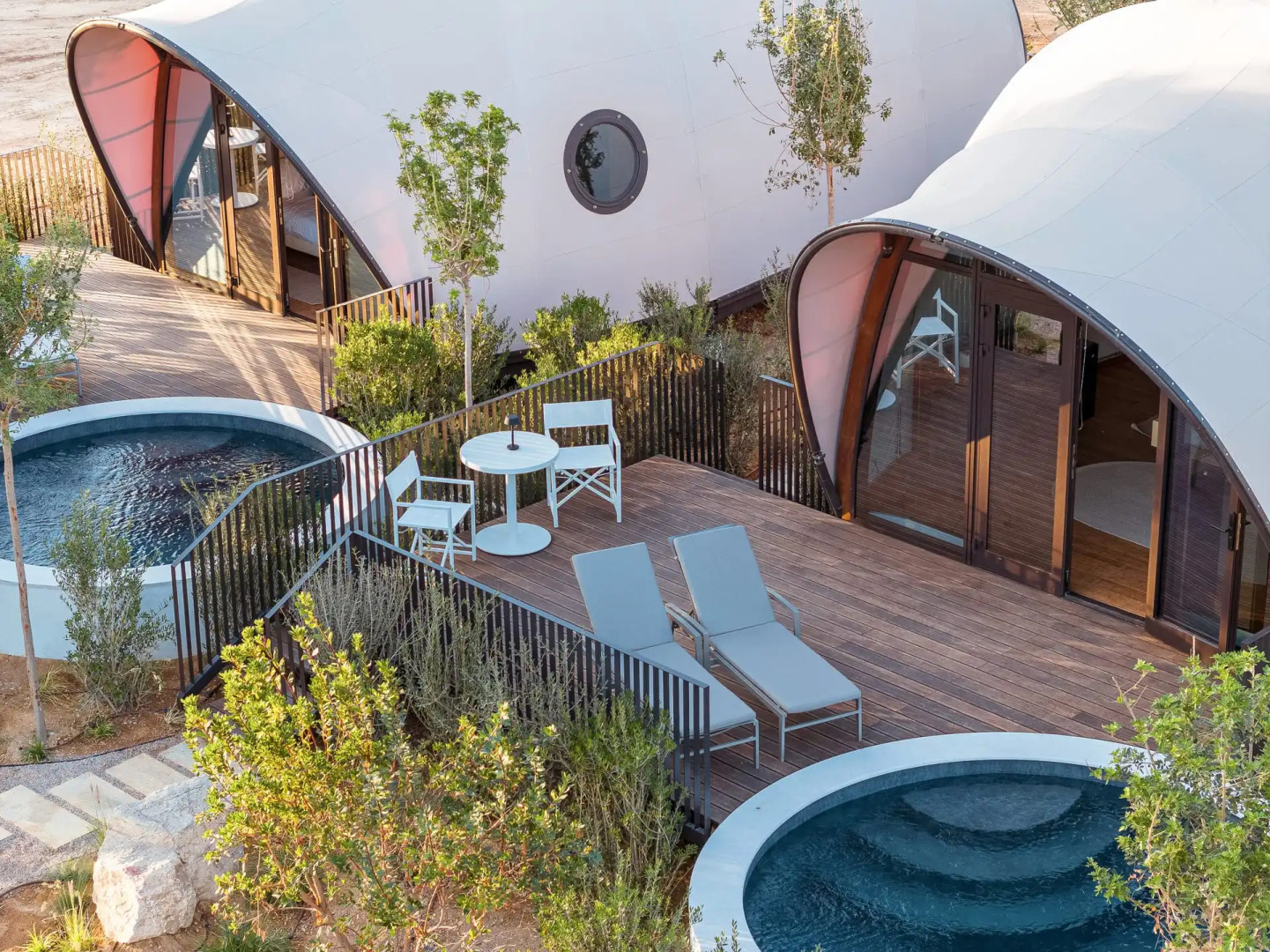 91 Athens Riviera, The Resort