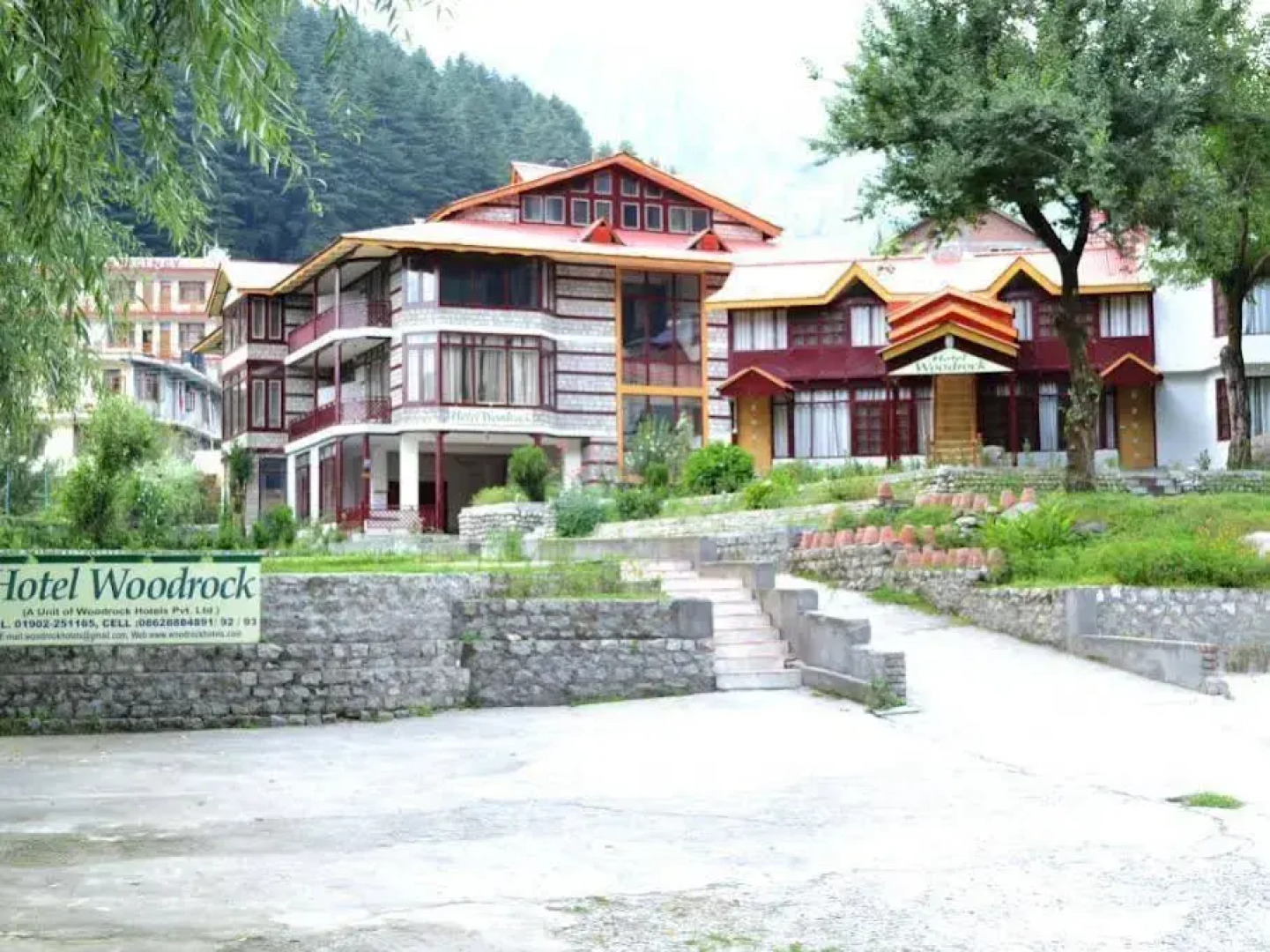 Woodrock Hotel Manali