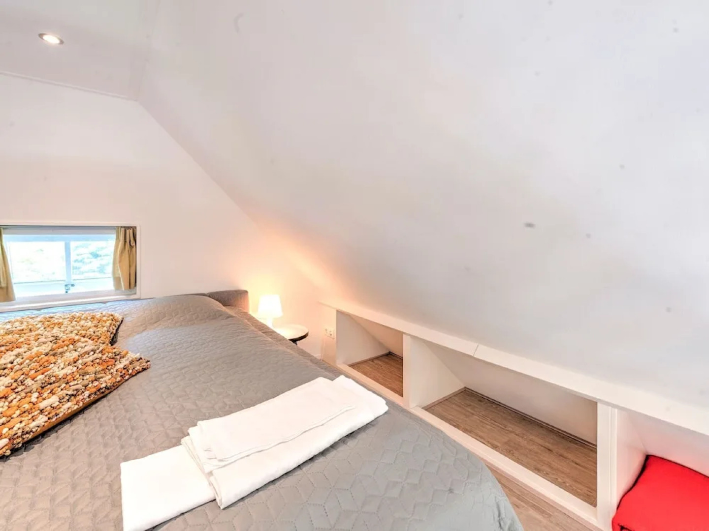 Modern Holiday Home in old Centre of Giethoorn With 2 Hours of Boat use