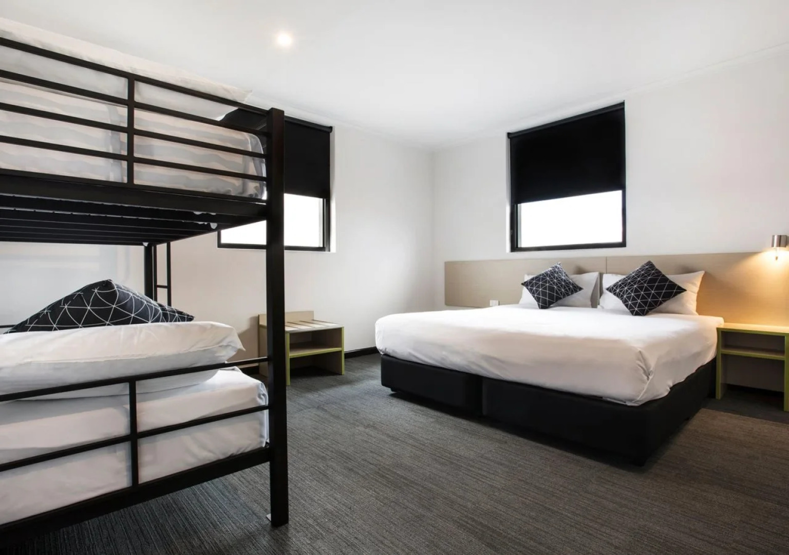 Nightcap at St Albans Hotel