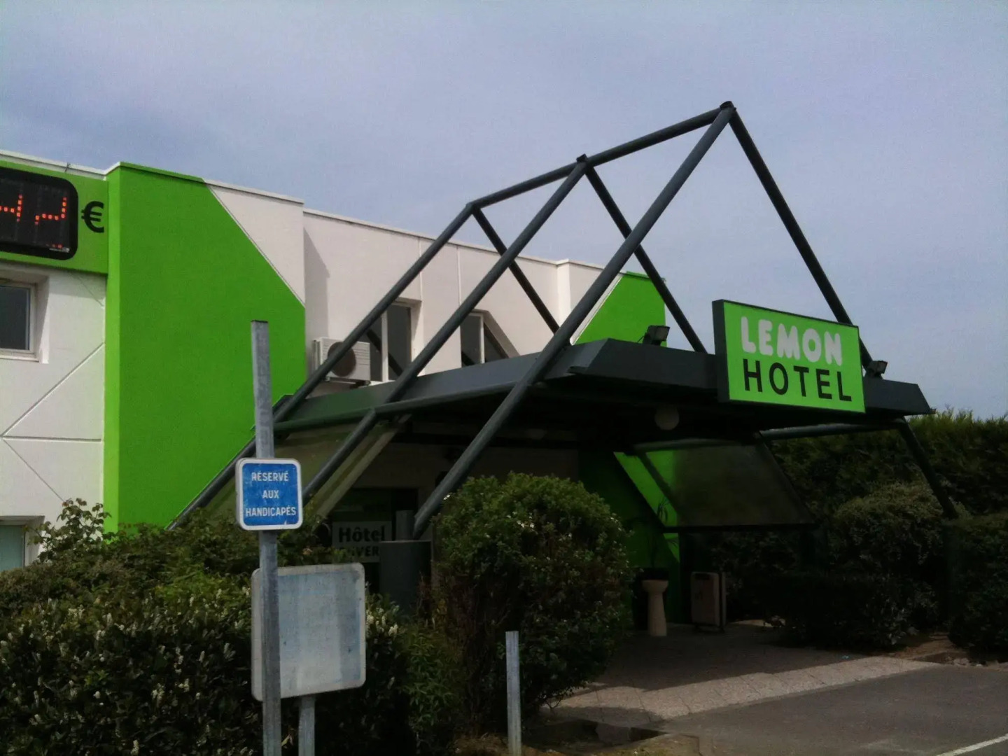 Lemon Hotel - Tourcoing